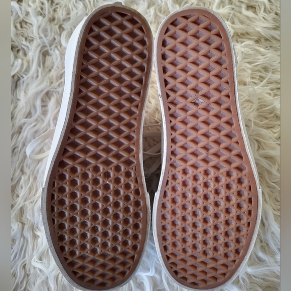 Vans Old Skool Stackform Pig Suede Sherpa Lined Platform Women's Size 8 - Picture 9 of 9